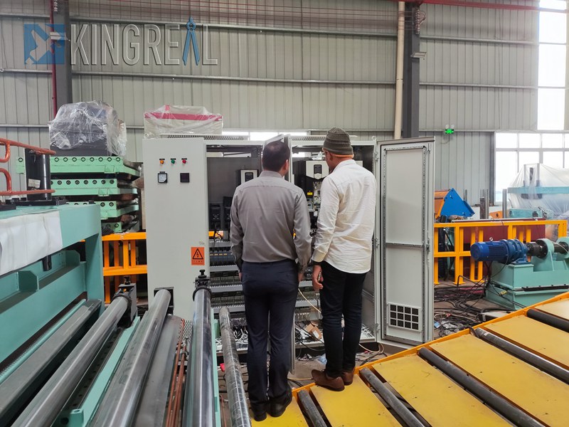 KINGREAL STEEL SLITTER QC SYSTEM ： COIL SLITTING MASKINE