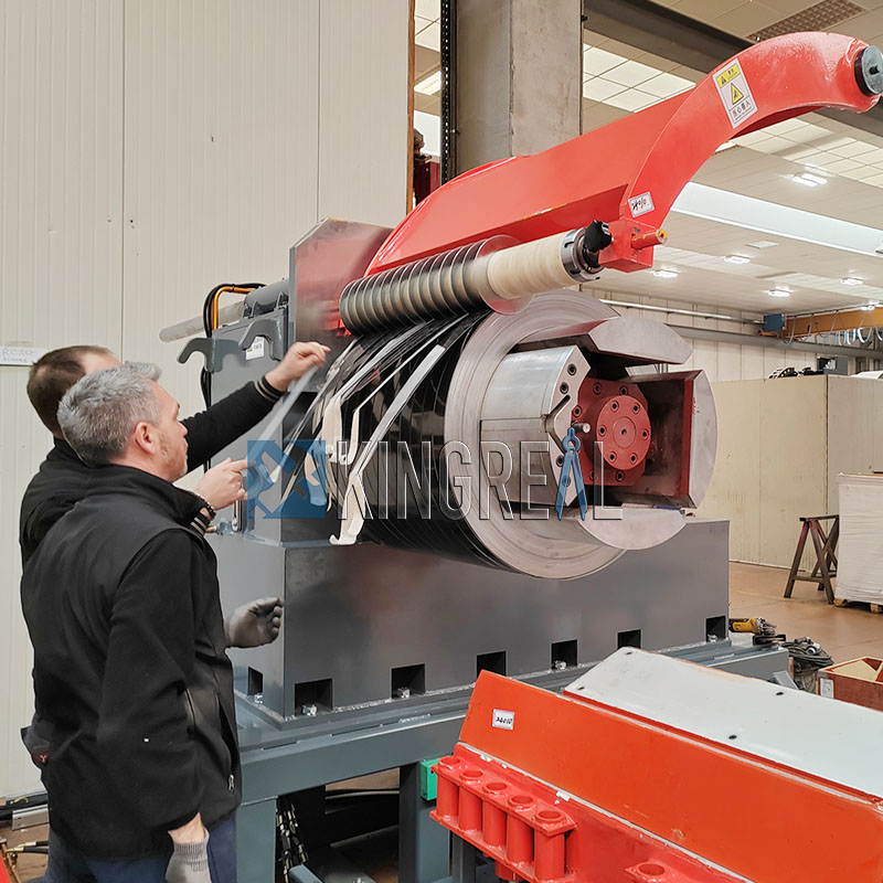 Installationstjeneste -STEEL COIL SLITTING LINE I ITALIEN